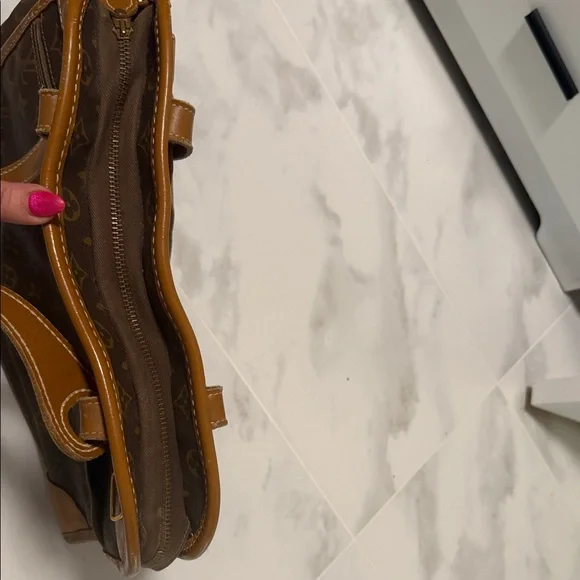 Louis Vuitton Tan and Brown Monogram Briefcase VINTAGE - Picture 11 of 16